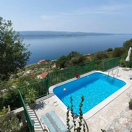 펜션 Celina 로크바 로고즈니차