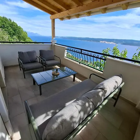 Celina 로크바 로고즈니차